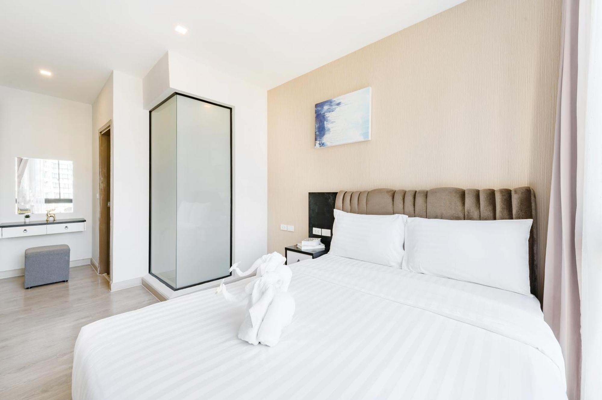 Wyndham Royal Lee Phuket Hotel Nai Yang Exterior photo